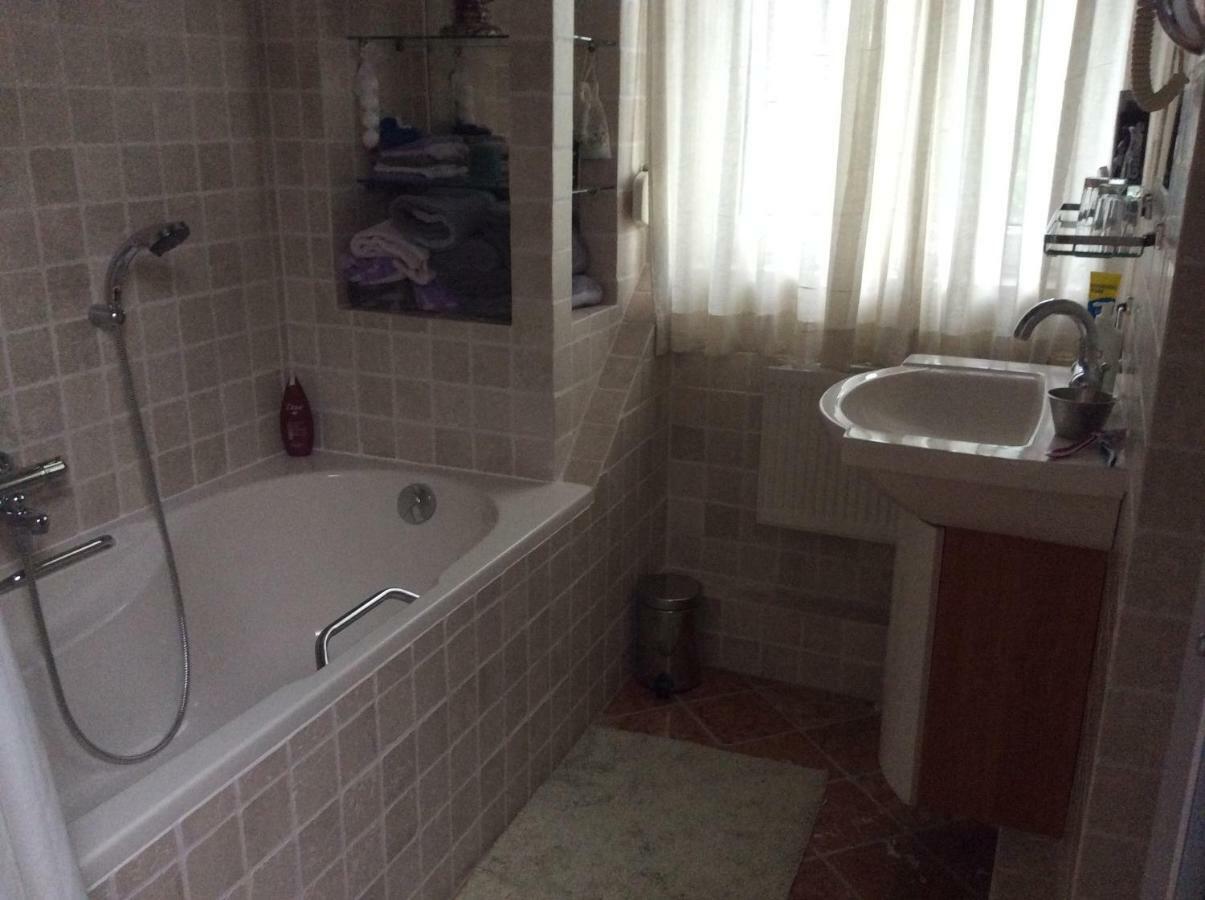 De Aremberg Bed & Breakfast Waalre Bagian luar foto
