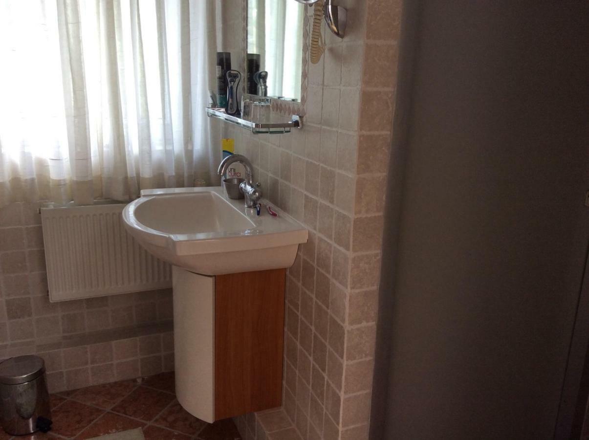 De Aremberg Bed & Breakfast Waalre Bagian luar foto